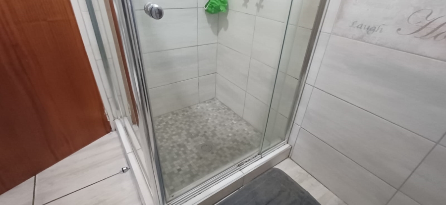 To Let 5 Bedroom Property for Rent in La Provance Free State